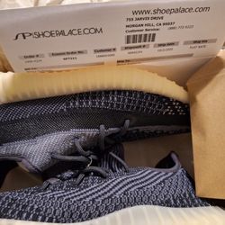 Yeezy Boost 350 V2 'Carbon'