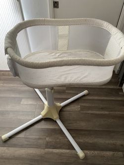Halo Swivel Bassinet 
