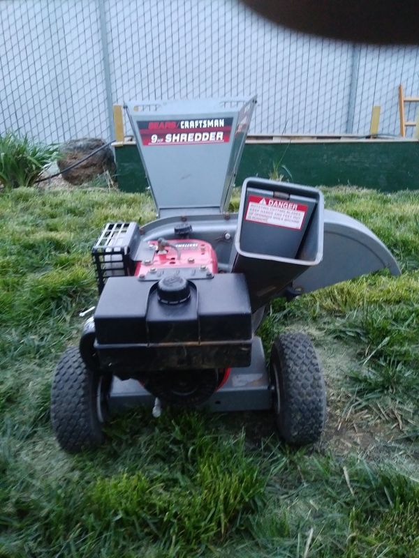 Craftsman chipper shredder 9 horsepower tilt shoot 4 easy load for Sale