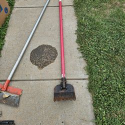 HEAVY DUTY  RED ROOF RIPPER TOOL, EXCELLENT CONDITION