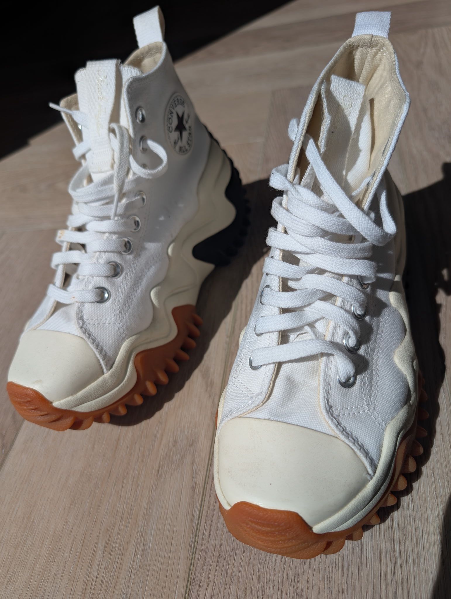 🔥 Converse Run Star Motion – Rare White/Black/Gum – Clean & Ready! 👟