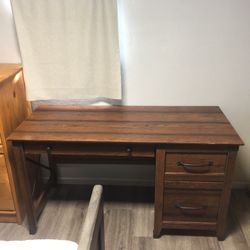 Carson Forge Desk  About 2ft6in Tall And 4ft5in Wide 3 Drawers!! Very Good Shape!!