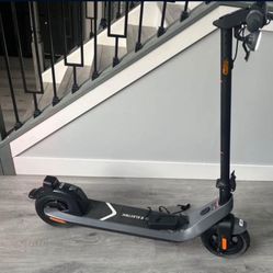 NIU - KQi2 Pro Foldable Electric Kick Scooter w/ 25 mi Max Operating Range & 17.4 mph Max Speed - Grey