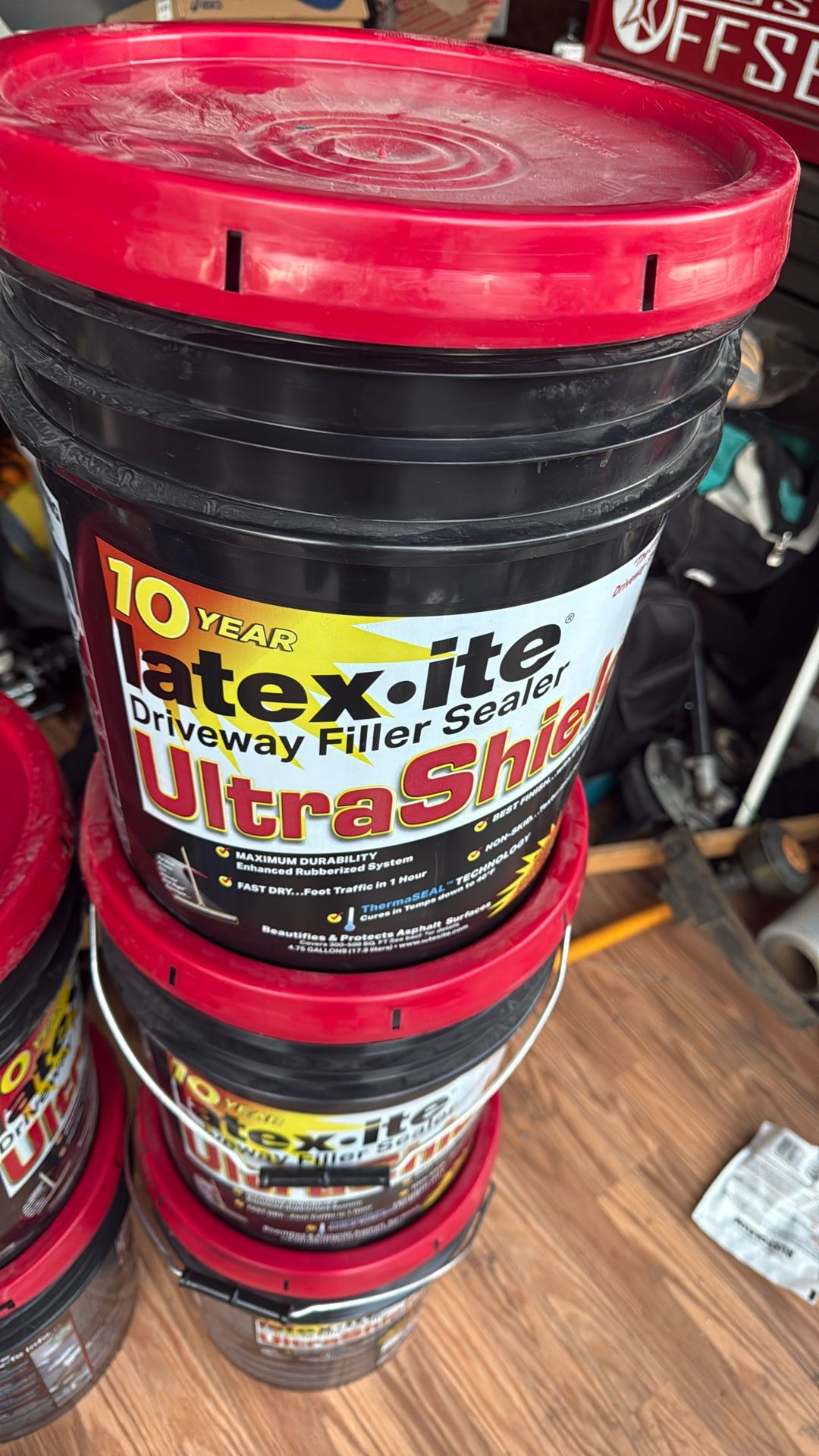 Asphalt Parking Lot Filler And Sealer