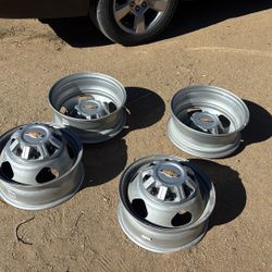 2018 Chevy 3500 Rims (dually)