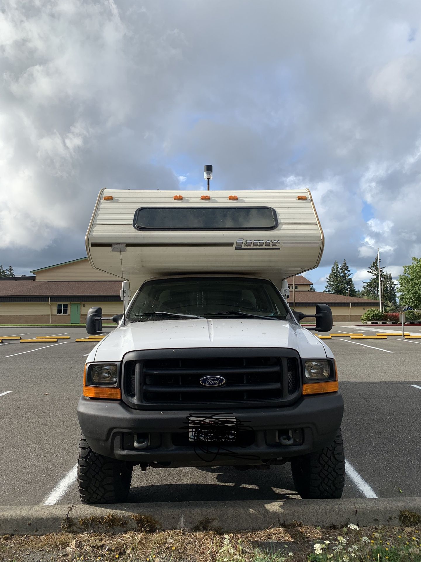 Lance 880 Truck Camper