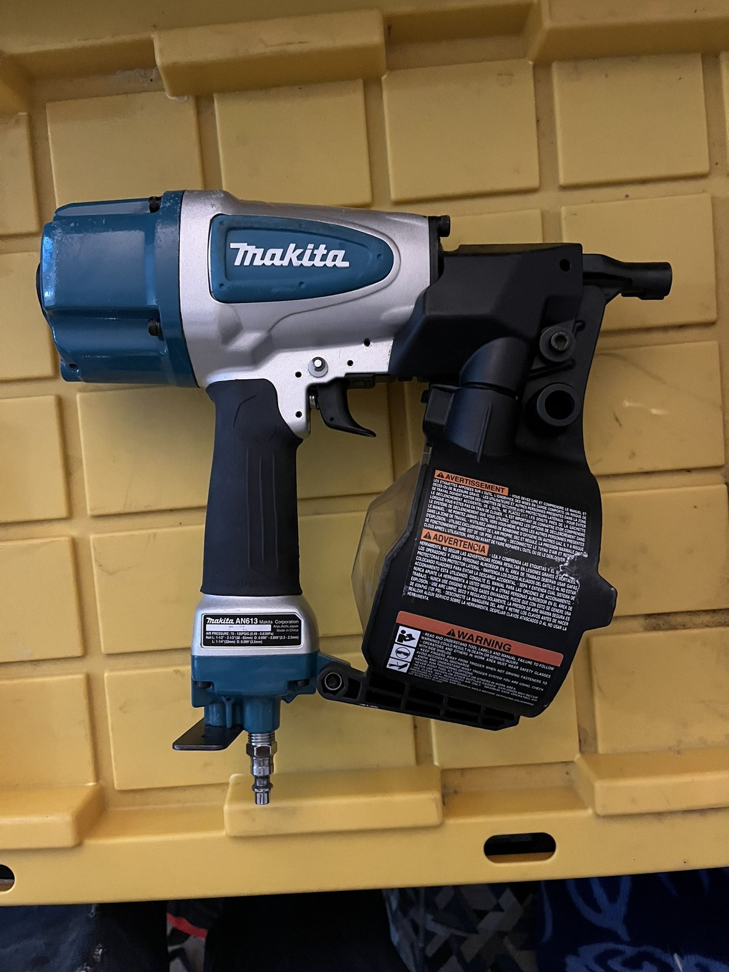 Makita Siding Coil Nailer