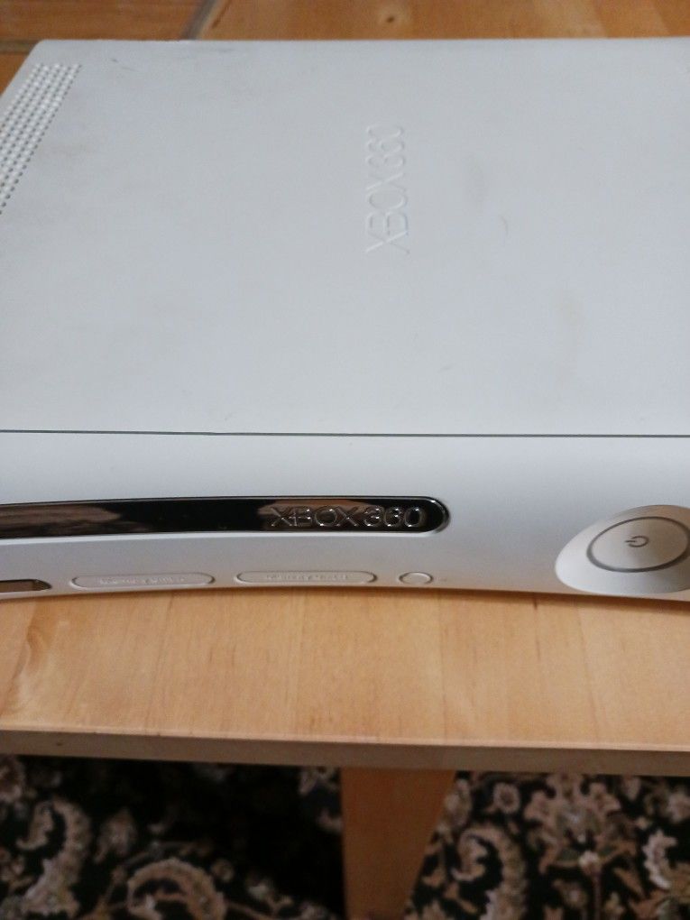 Xbox 360 Gaming Console