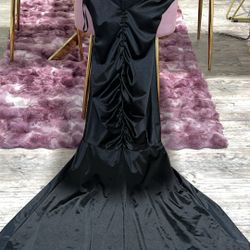 Black Mermaid Gown Size 8 $30