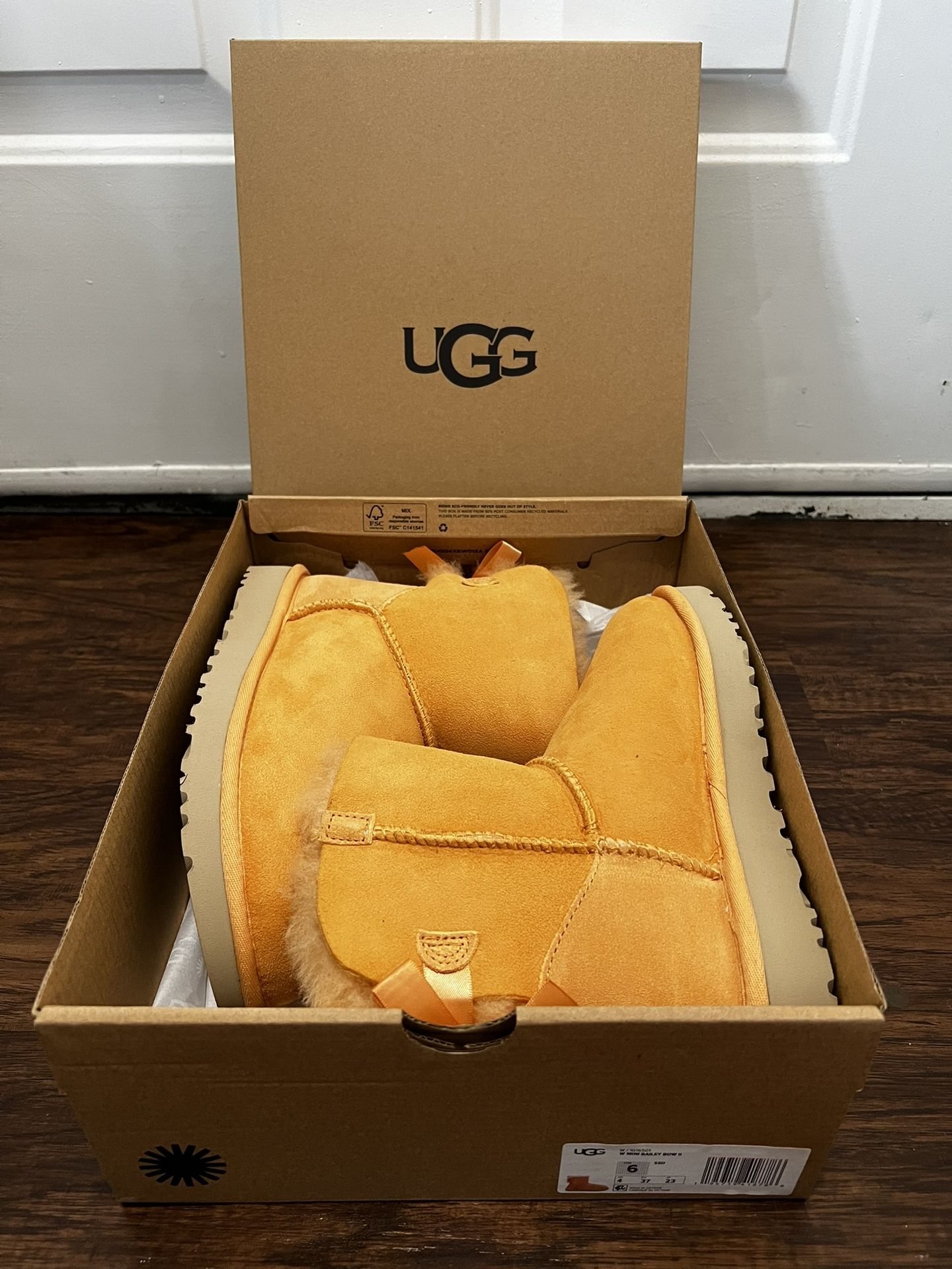 Brand New Women’s Ugg Bailey Mini ii Bow Boots