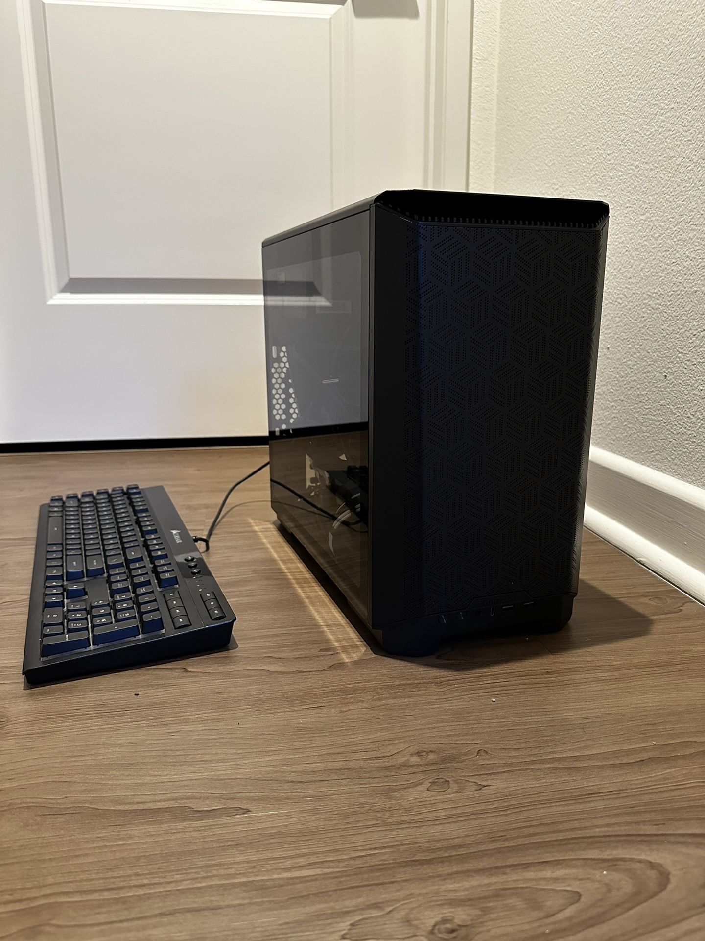 PC ITX Case With Parts