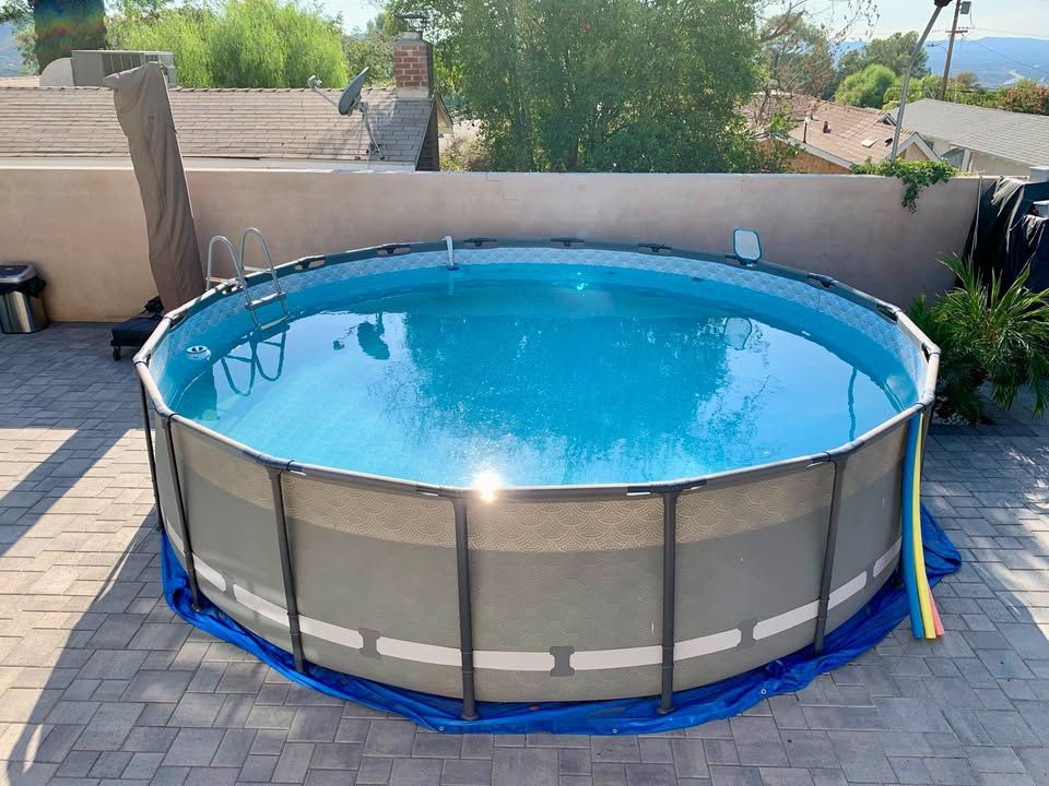 Outdoor POOL (18Ft by 4Ft)