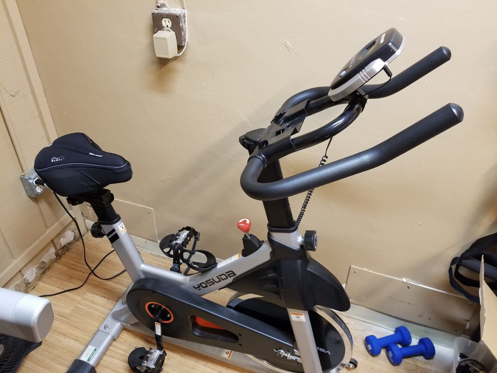 Treadmill and stationary workout Bike!!