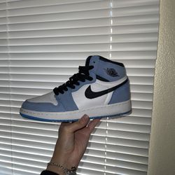 Jordan 1 UNC 👟