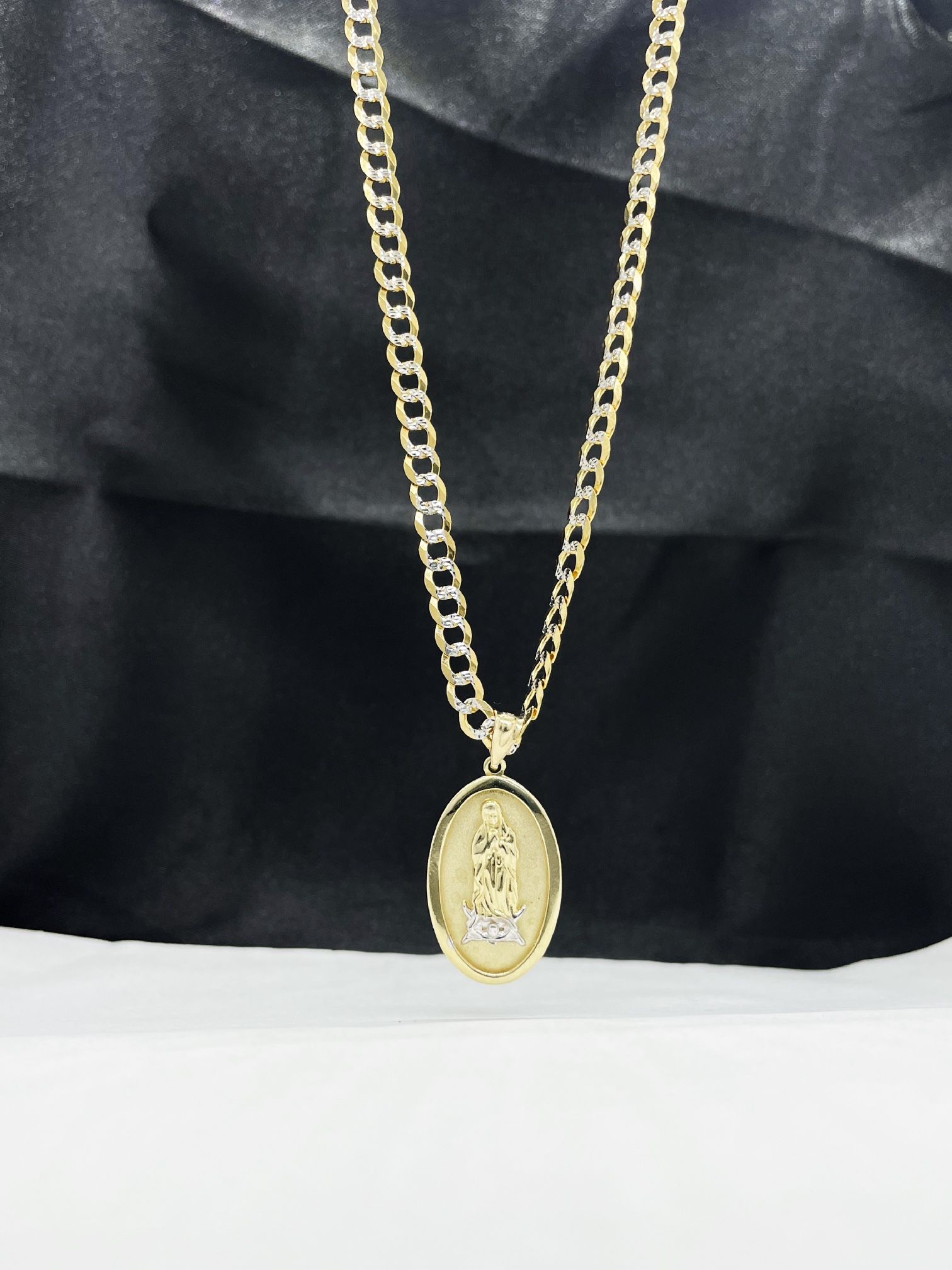 14k Solid Gold Diamond Cut Chain And Virgen Maria Charm , Necklance Gold