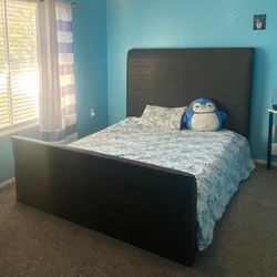 Queen Size Bed With Mattress 