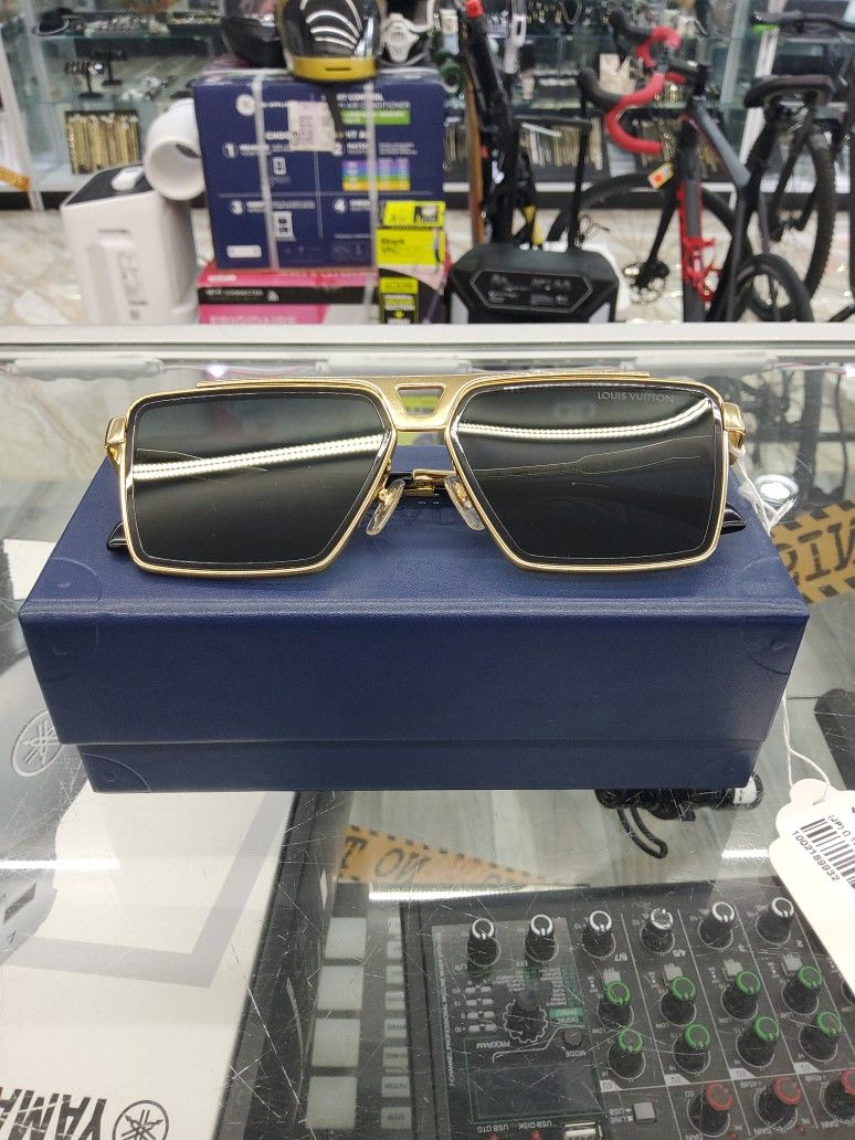 Louis Vuitton Evidence Sunglasses