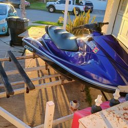 2007 Yamaha Vx110 Lowest Priced Out There,300 Hrs Have Pink Slip,No Trailer Just Jet Ski.