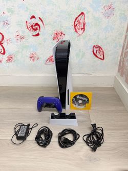 PlayStation 5 Disc Version - 825GB , Bonus 1 Game , Charging Station ( Used )