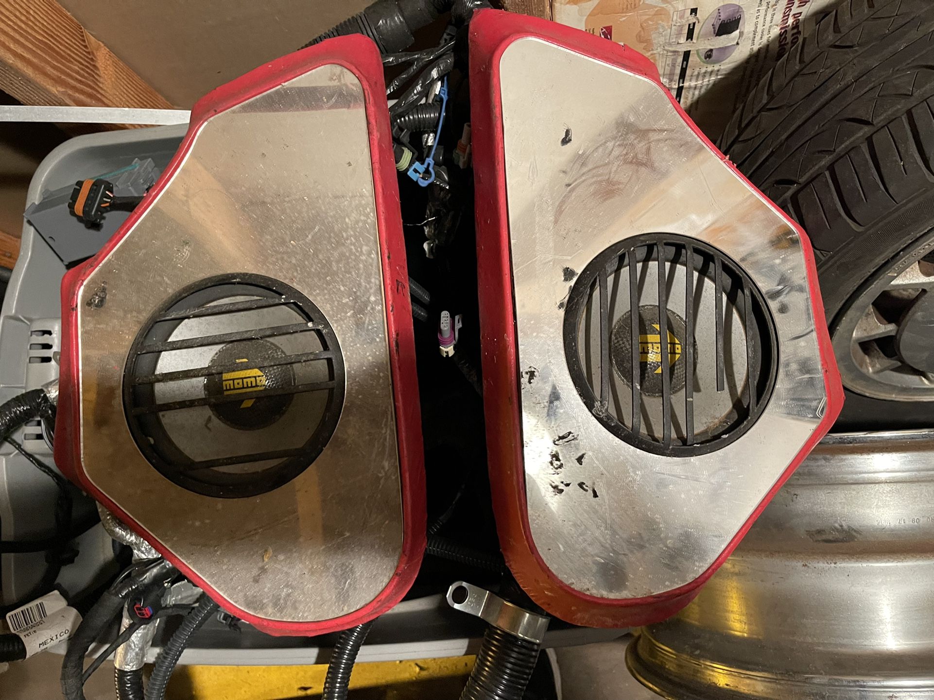 Momo Polk Audio Speakers Performancen
