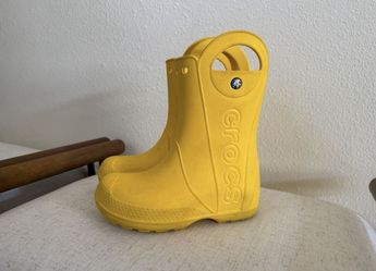 Crocs rain boats