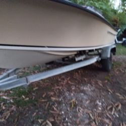 21  Boat Hull ,similar To Seacraft 20