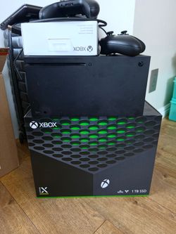 Xbox Series X 1TB Console with Controller