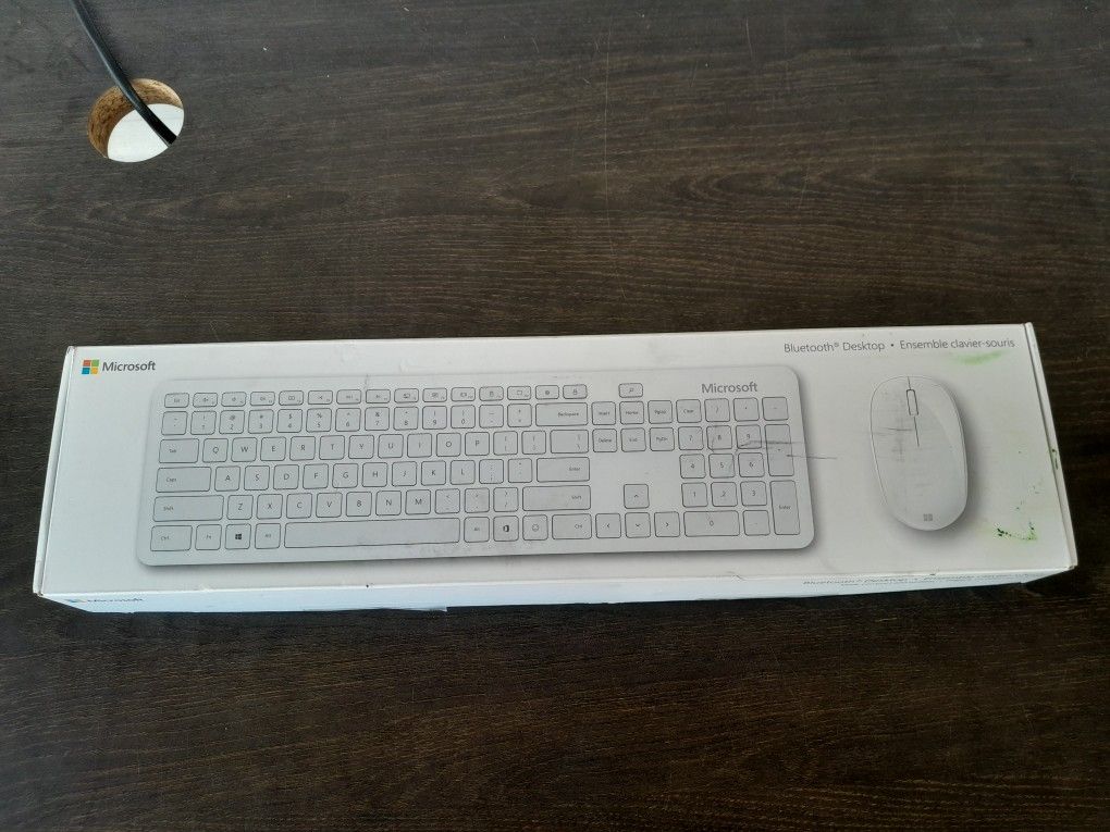 Microsoft wireless Bluetooth Keyboard and Mouse Bundle for pc laptop Glacier