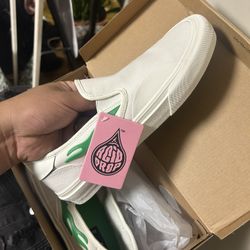 Straye shoes