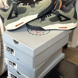 JORDAN 4  UNDEFEATED OG (SIZE 11)