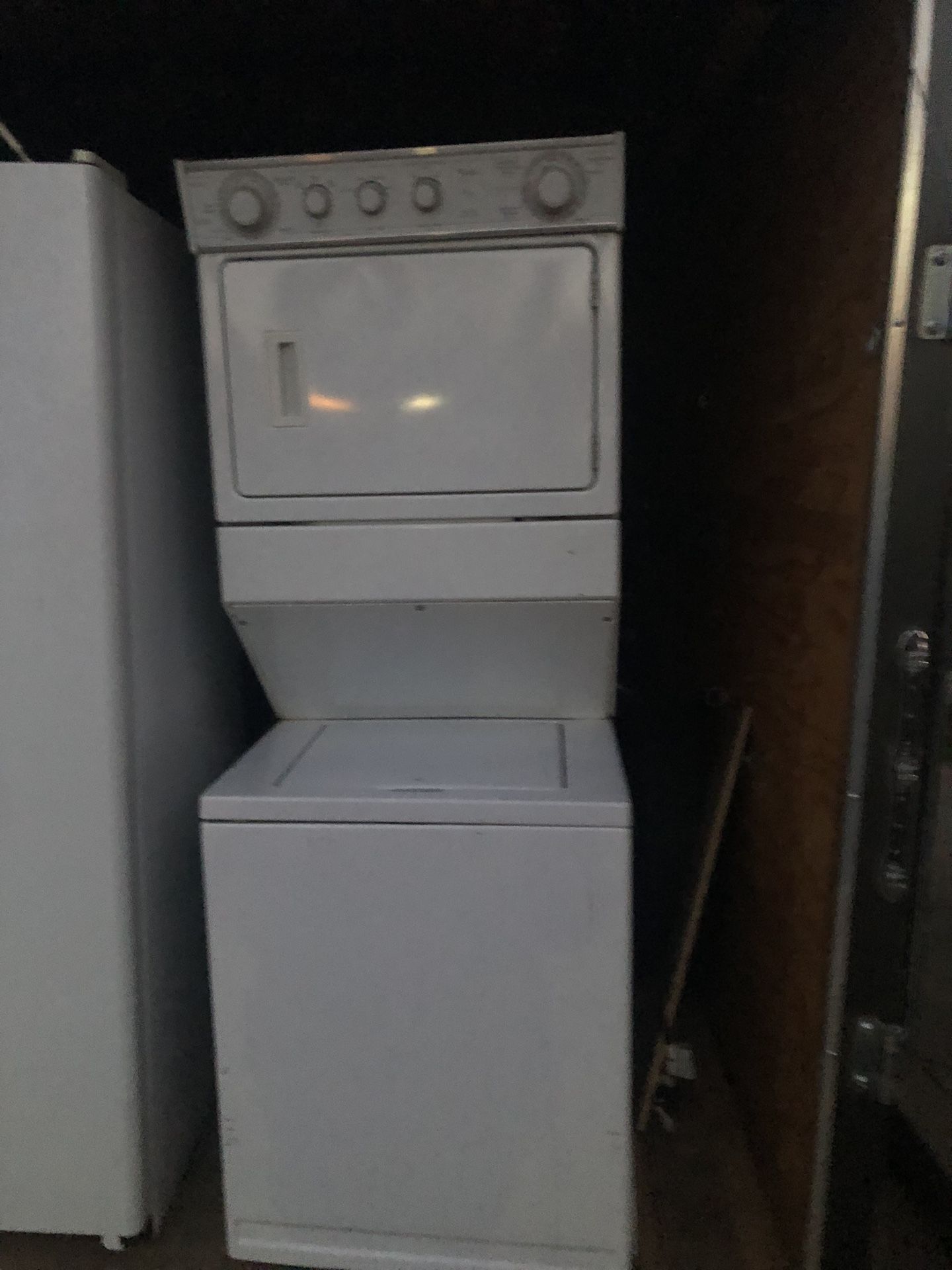 Whirlpool Stackable Slim thin Washer And Gas Dryer