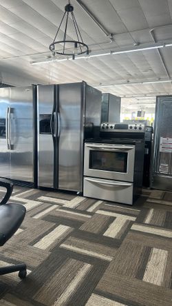 Frigidaire Fridge And Gas Stove With Warranty 