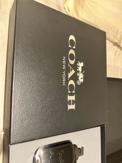 (2 available ) Coach New York Men’s Fragrance Gift Set – 3.3 oz Eau de Toilette + Travel Spray + Shower Gel (New)