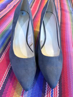 Nine West classic pointed-toe pumps 9
