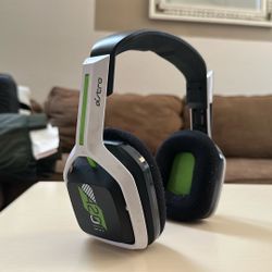Astro a20 Wireless Gaming headset for Xbox and PC