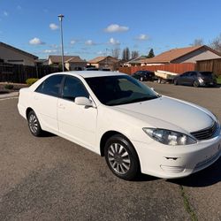 2005 Toyota Camry LE
