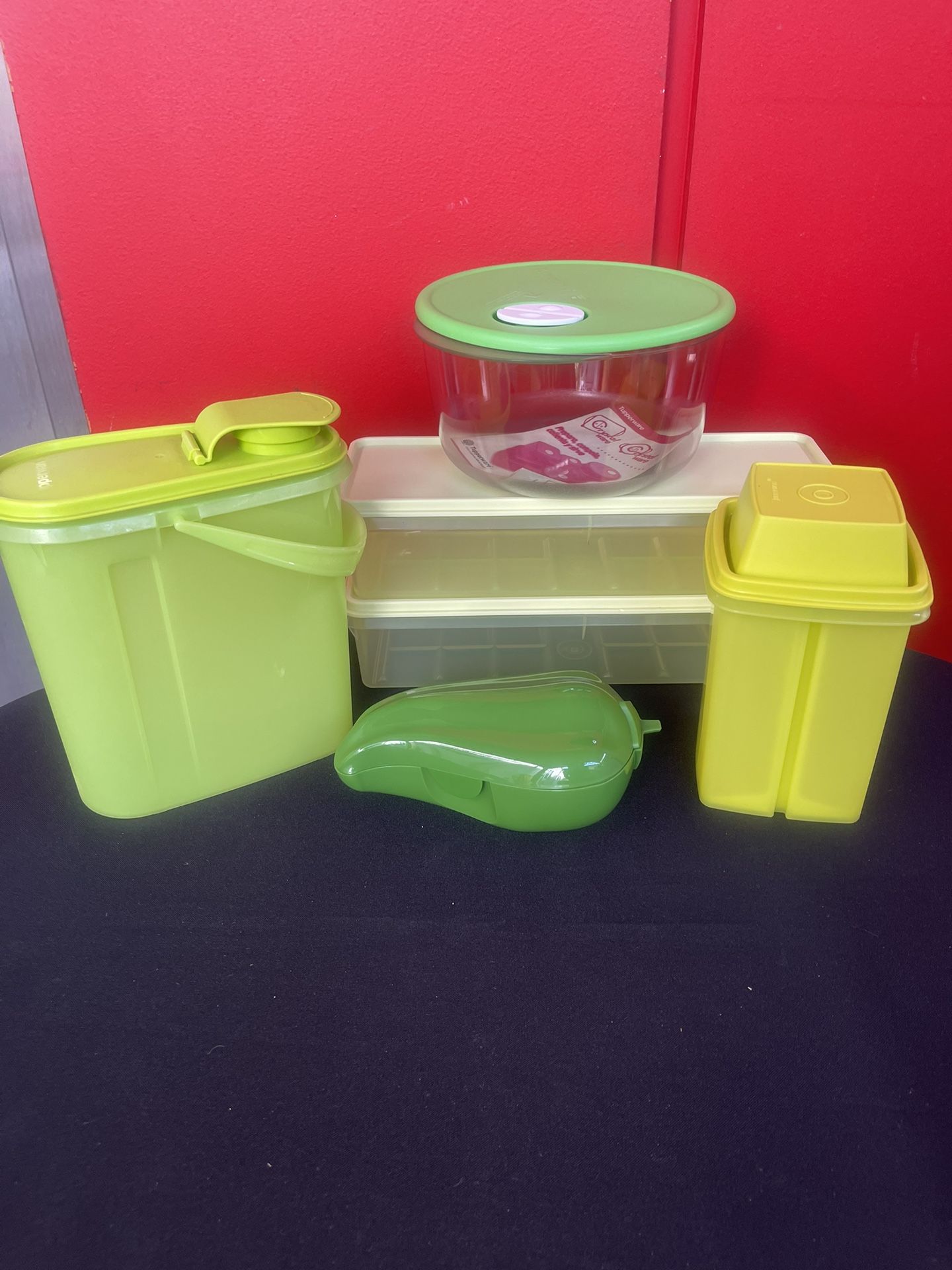 New Mexican TUPPERWARE (6) Pieces ONLY $$55