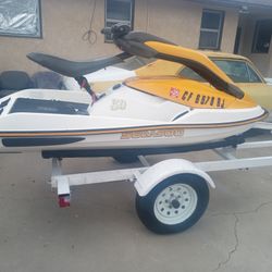2005 SEADOO 3D STAND UP EXCELLENT RUNNING CONDITION LOW HOURS 2550 WITH TRAILER 2300 WITHOUT CURRENT TAGS AND TITLE TRAILER HAS NEW TIRESr