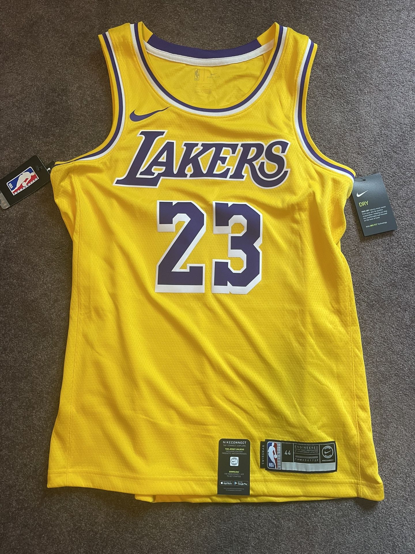 LeBron James Stitches Jersey *NEW* for Sale in Stony Brook, NY