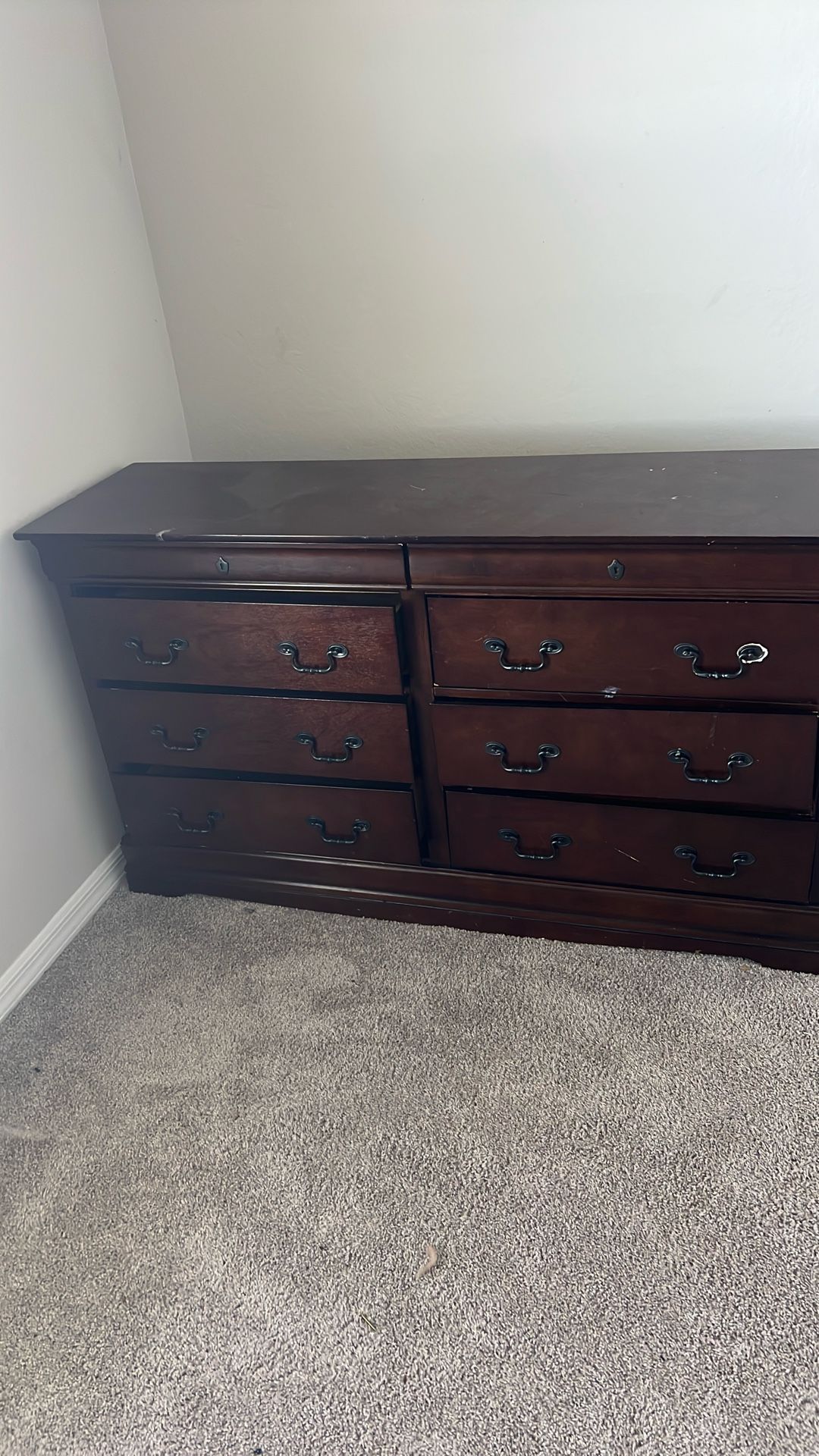 2 Dresser