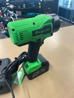Snap-on 18V Cordless Impact Wrench with Battery and Charger (CT9050G)