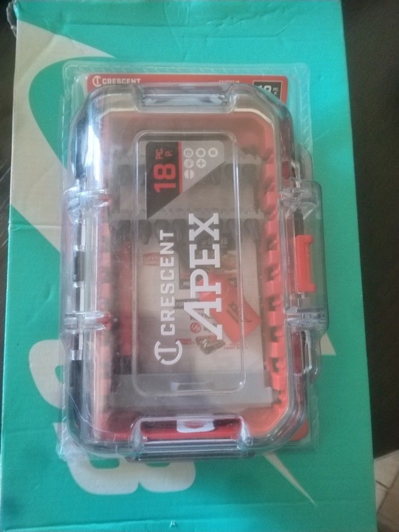 Crescent Apex 18pc Bit Set