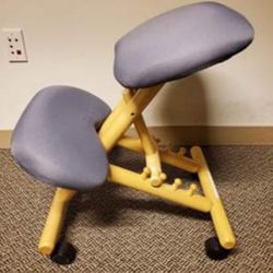 Mobile Wooden Ergonomic Kneeling Chair in Gray Fabric