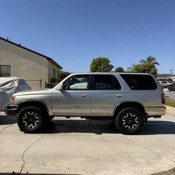 1999 4RUNNER SR5 