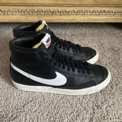 Nike Blazer Mid 77” Classic Leather Black And White Mid Men’s Sneakers size 10.5