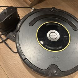 iRobot Roomba - Floor Cleaner Vacuum.. Works!!