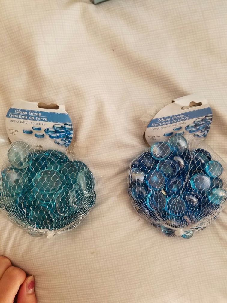 Glass decorative rocks