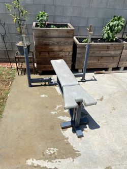 Adjustable Weight Bench