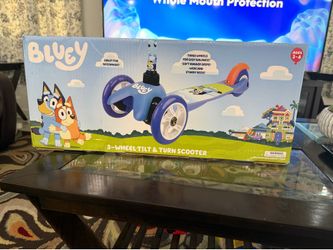 Bluey 3 wheel scooter