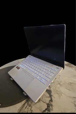 ASUS ROG Zephyrus G14 Gaming Laptop - Ryzen 9 - RX 6700S 8GB - 2.5K 120Hz